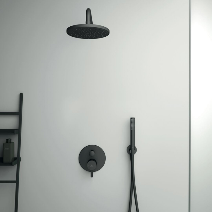 Ideal Standard Ceraline Душевой комплект: встраиваемый смеситель для ванны/душа, верхний душ Ø20см., держатель, лейка для душа и шланг 175см., цвет: черный матовый