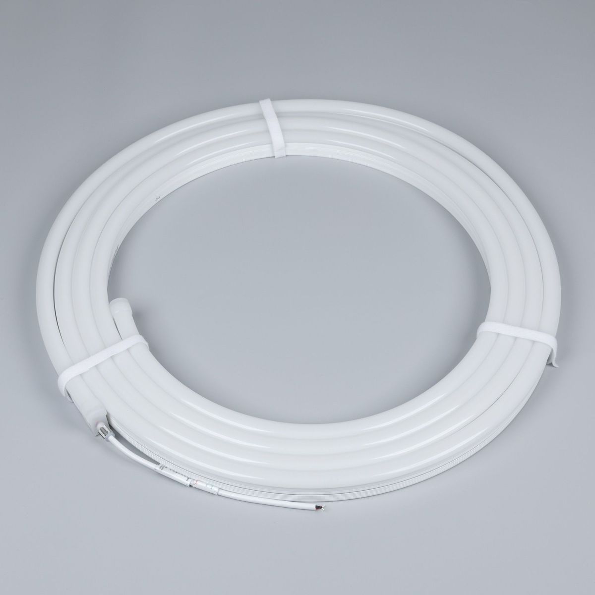 Светодиодная герметичная лента Arlight HALO-SIDE-A160-15x25mm 24V Day4000 (10 W/m, IP67, 5m, wire x1) 053376