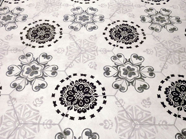 Ins. Docks Hexagon White