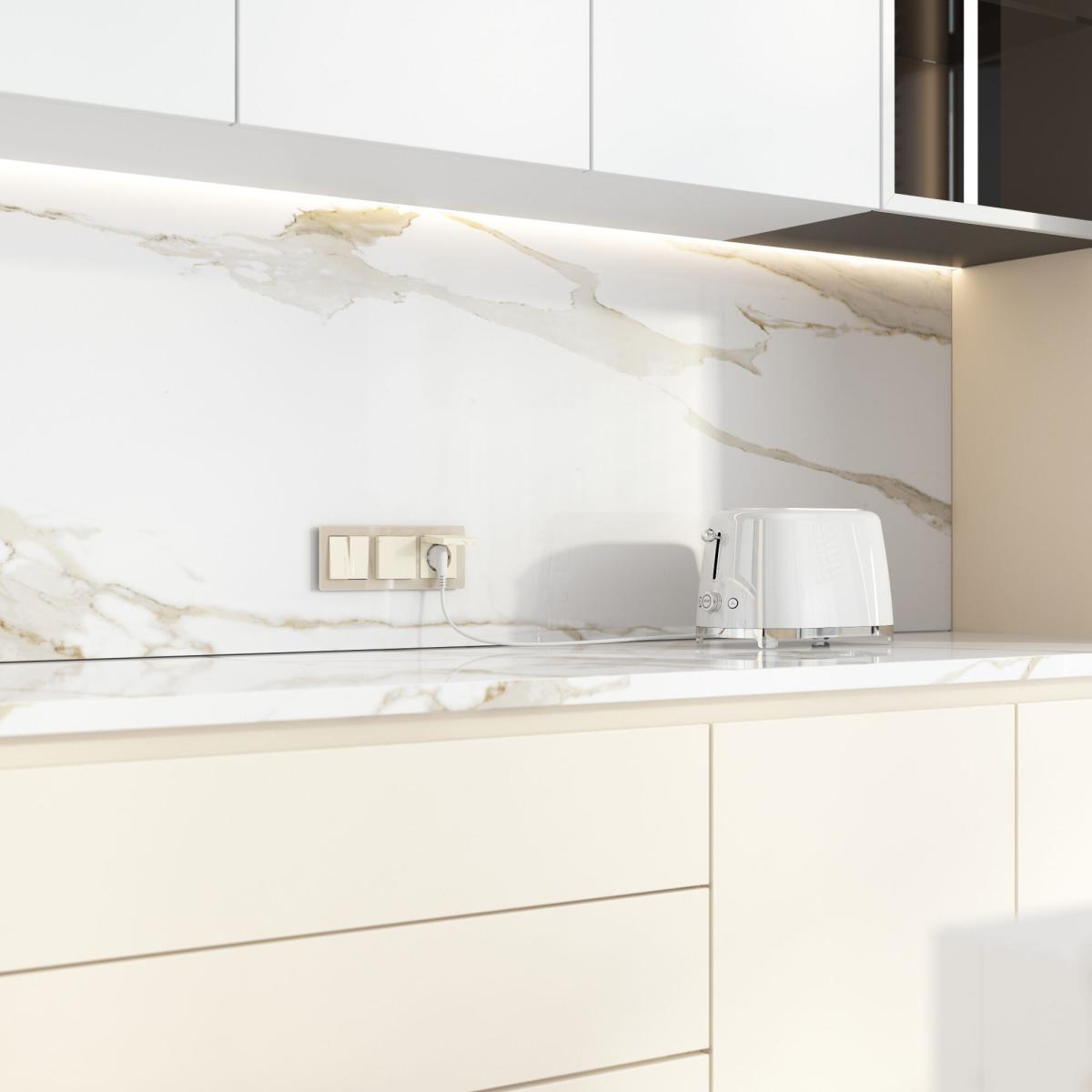 Розетка с заземлением и шторками c крышкой Werkel 4690389213175 W1171262