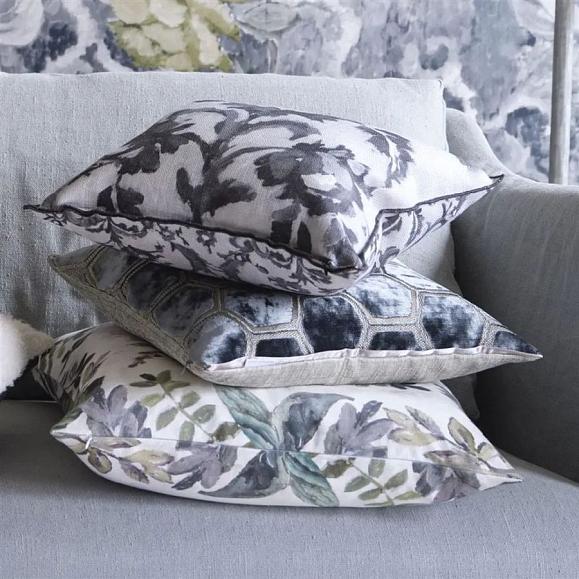 Подушка CCDG1285, Guerbois, Charcoal, Designers Guild 40x40см