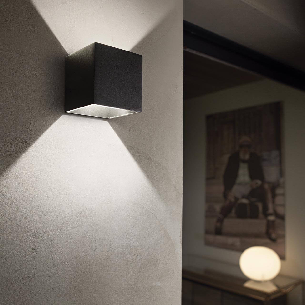 Уличный настенный светодиодный светильник Ideal Lux Rubik AP1 Nero 142302