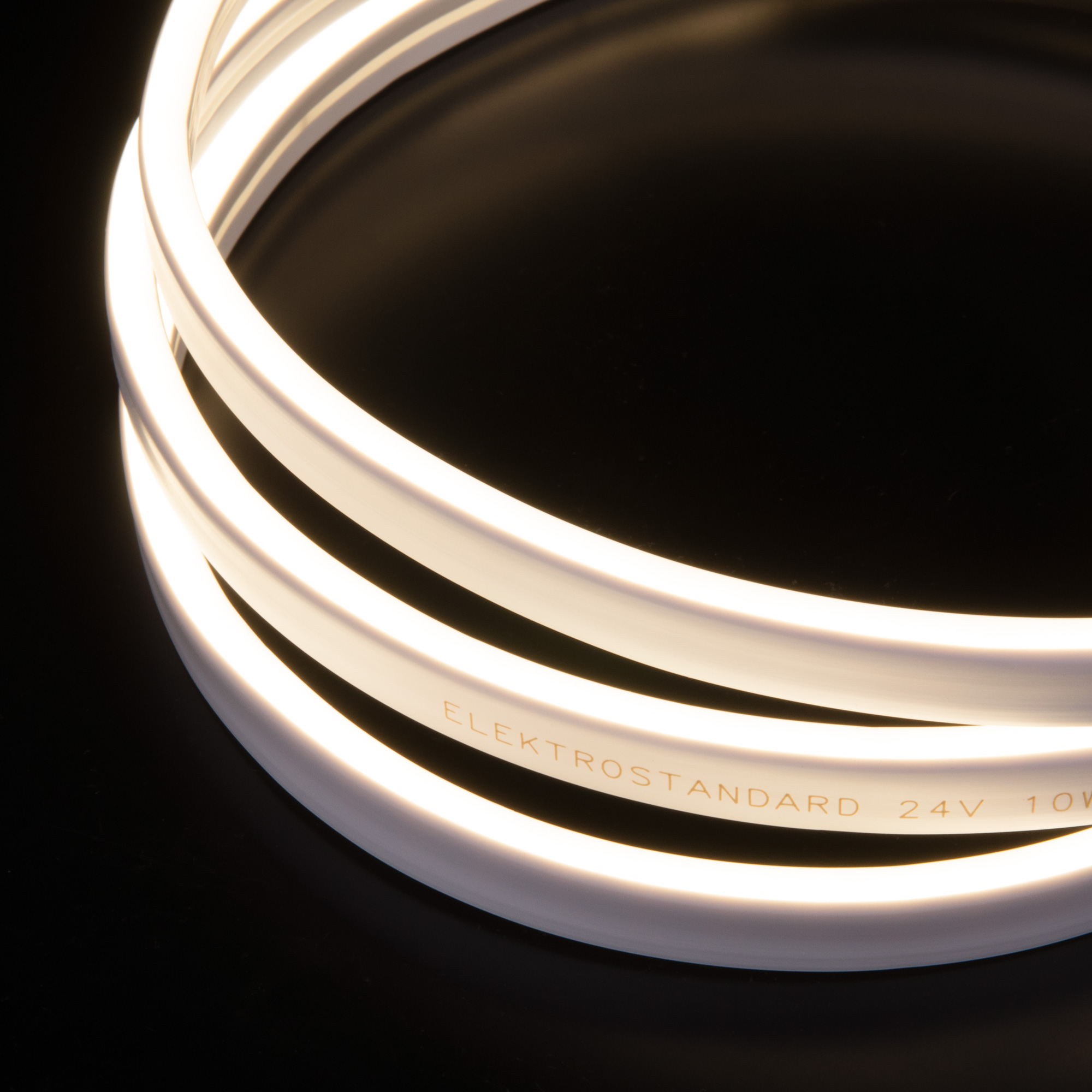 Гибкий неон Elektrostandard 24V 10W 120Led 2835 IP65 дневной белый 5м 4690389176104 a056259