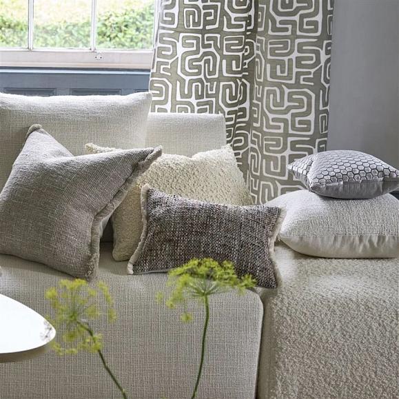 Подушка CCDG1591, Pradelles Textured Weave, Zinc, Designers Guild 40 x 30см