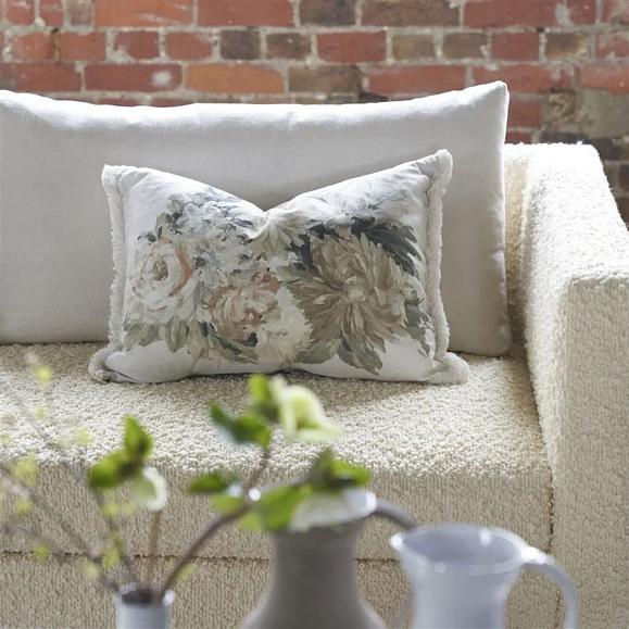 Подушка CCDG1463, Fleurs D Artistes, Sepia, Designers Guild 60 x 45см