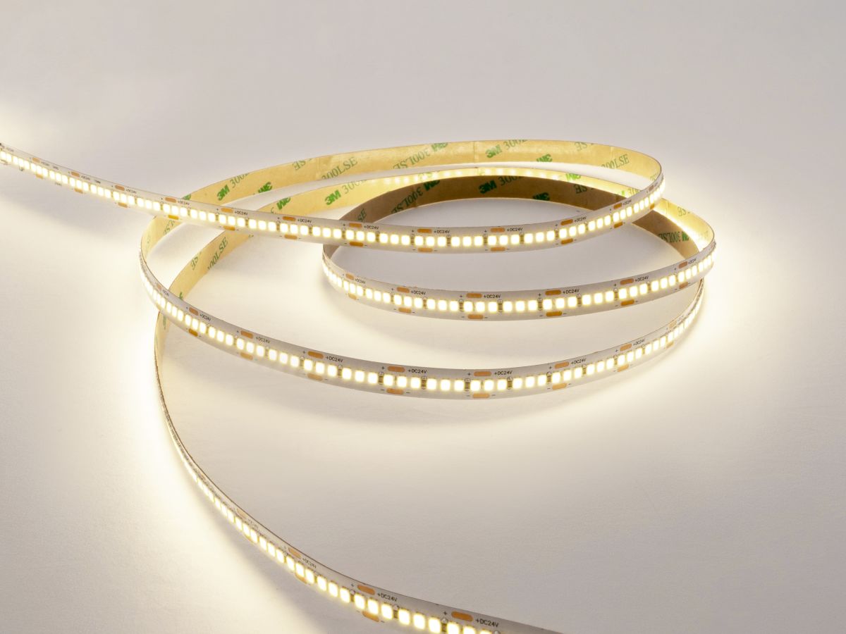 Светодиодная лента LEDS POWER 2835 240/м (18Вт/м) 24В теплая 006604