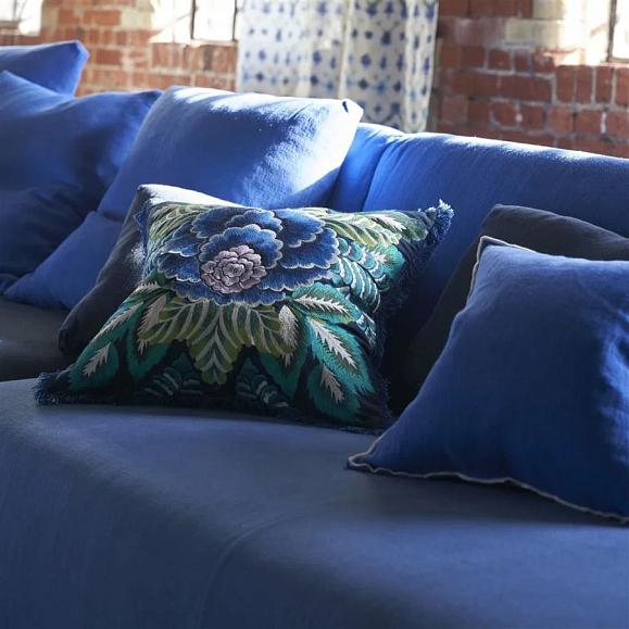 Подушка CCDG1466, Rose De Damas Embroidered, Indigo, Designers Guild 50 x 50см