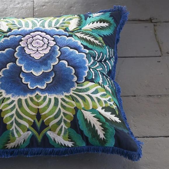 Подушка CCDG1466, Rose De Damas Embroidered, Indigo, Designers Guild 50 x 50см