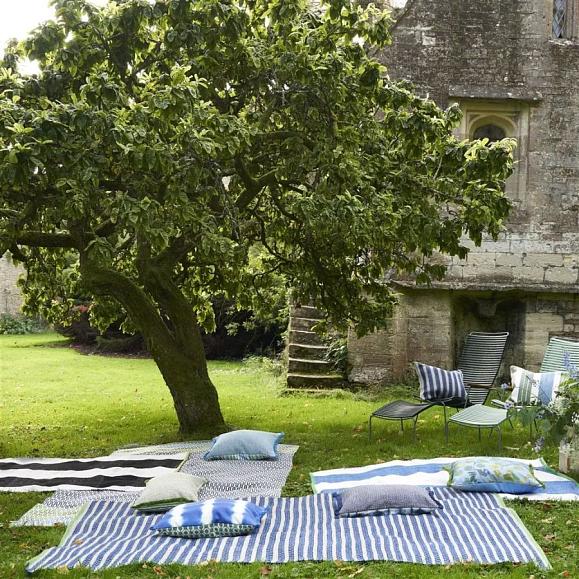 Подушка CCDG1499, Muara Outdoo, Cobalt, Designers Guild 50 x 50см
