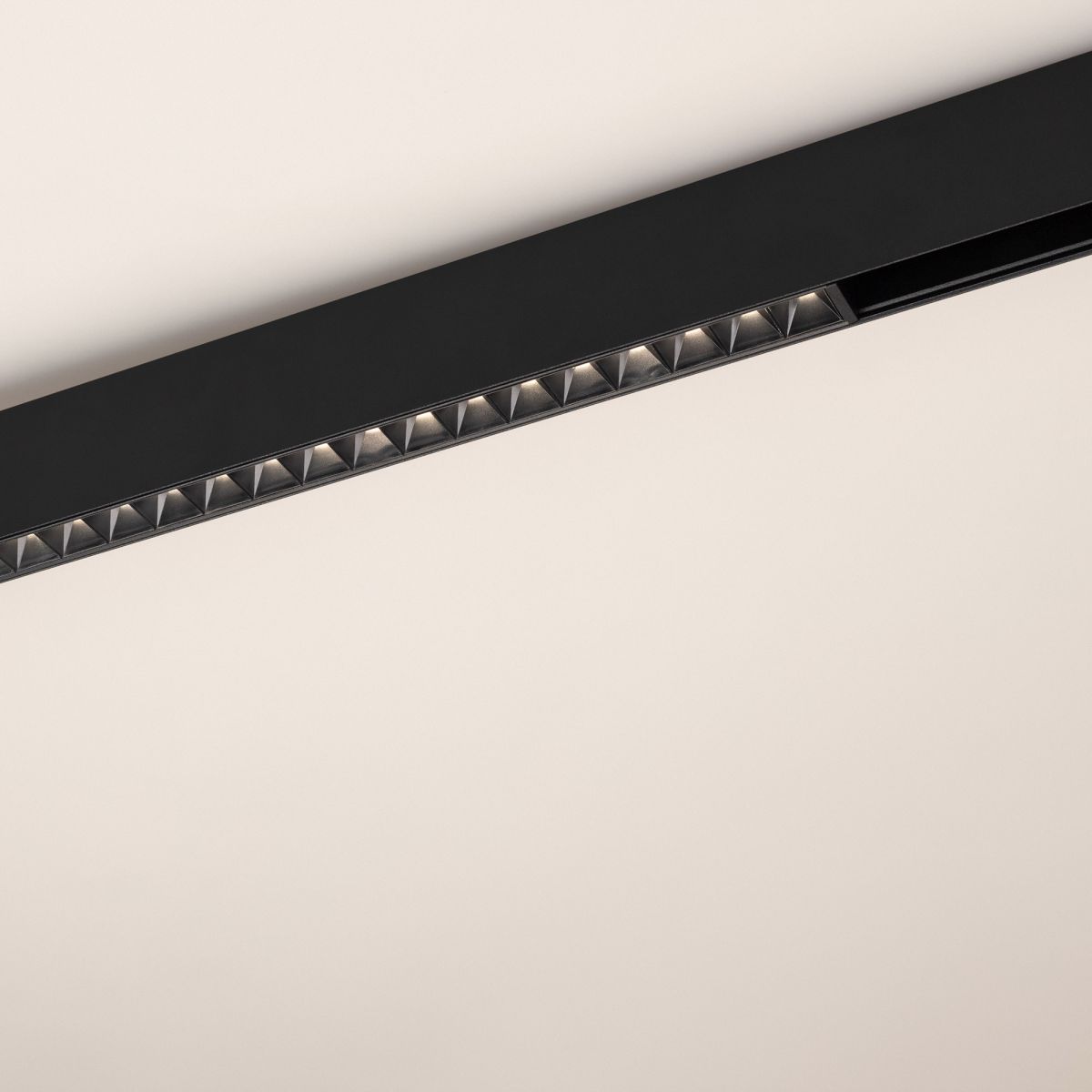 Трековый магнитный светильник Arlight MAG-ORIENT-LASER-L465-16W Warm3000 (Черный, 24 deg, 48V, DALI) (IP20 Металл) 033830(1)