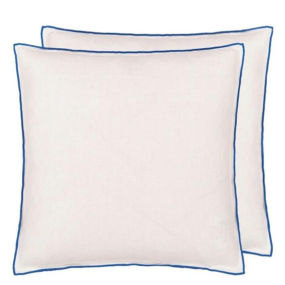 Подушка CCDG1477, Brera Lino, Alabaster with Cobalt overlocked edge, Designers Guild 43 x 43см