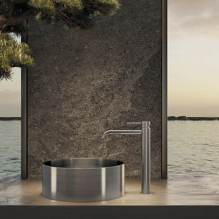 Newform X-STEEL 316 Смеситель для раковины на 1 отв., высокий, без донного клапана, излив 19см., цвет: нержавеющая сталь