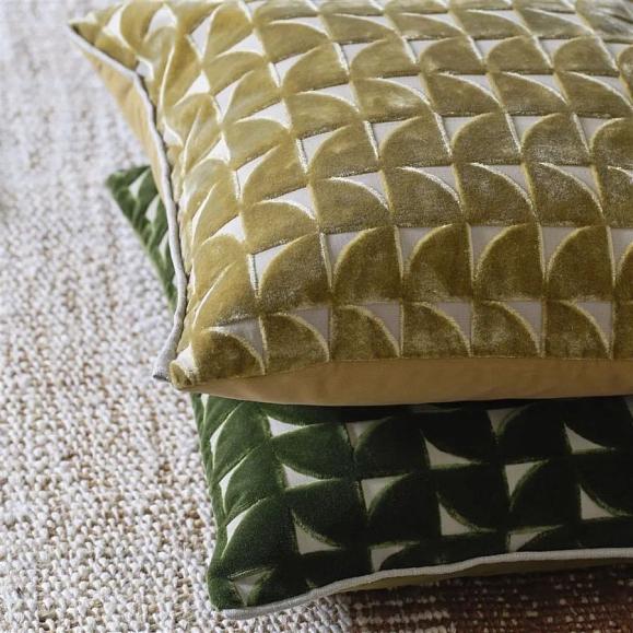 Подушка CCDG1598, Marquise Velvet, Hemp, Designers Guild 50 x 50см