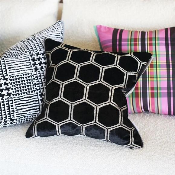 Подушка CCDG1155, Manipur, Noir, Designers Guild 43 x 43см