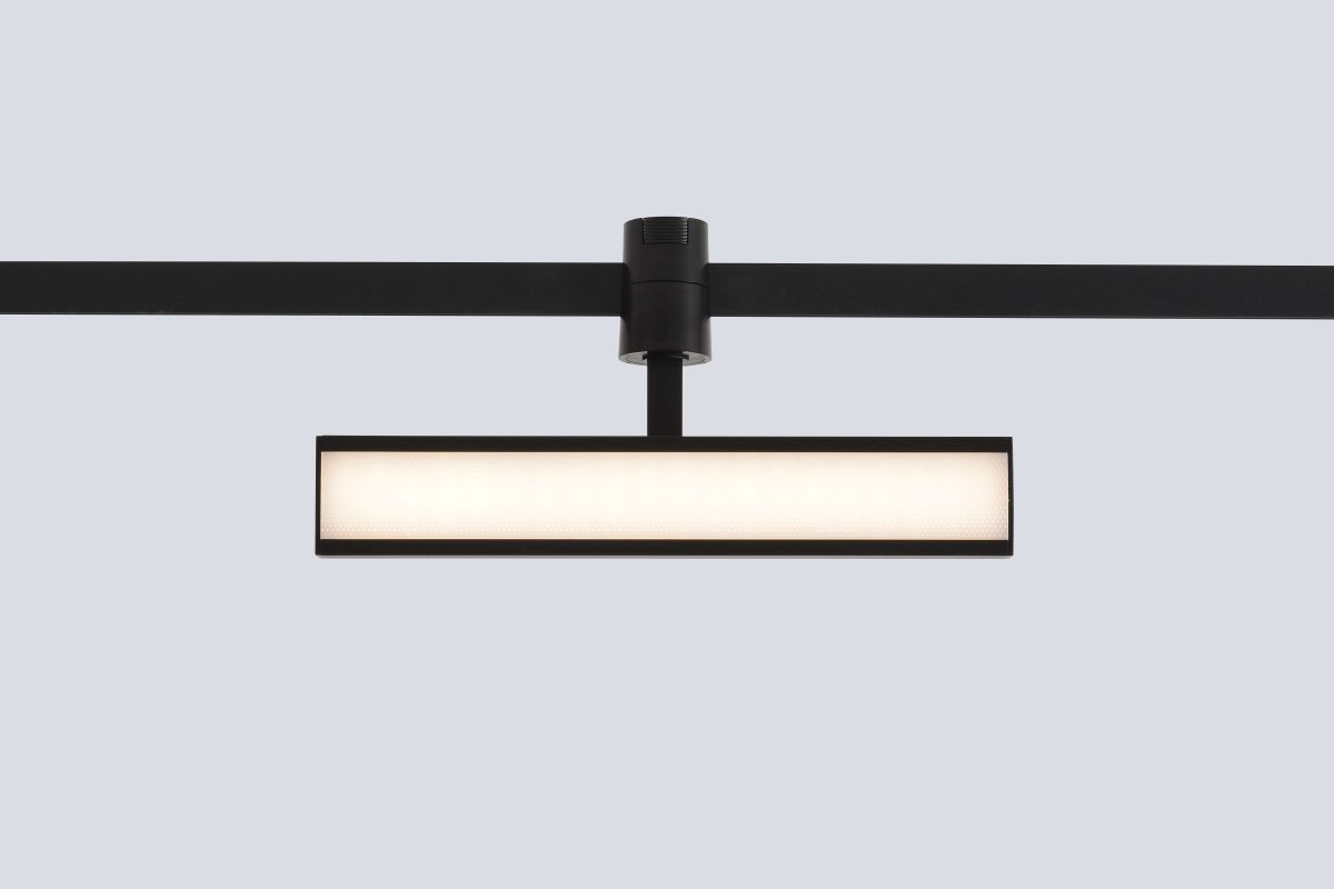 Трековый светильник для гибкой магнитной системы Crystal Lux Trace 48V CLT 0.37 001 10W BL SMART