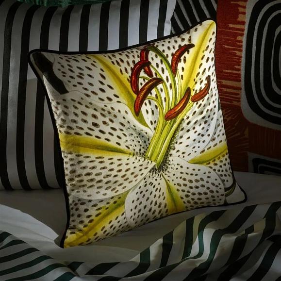 Подушка CCCL0658, Flowered, Craie, Christian Lacroix 55 x 55см