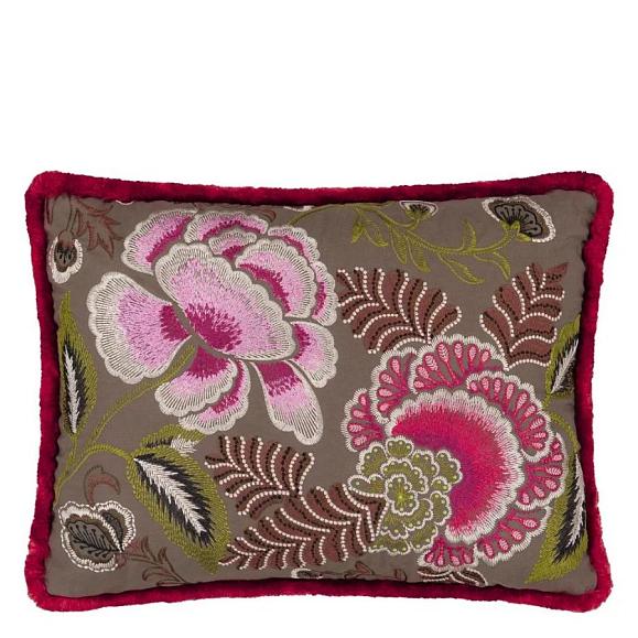 Подушка CCDG1469, Rose De Damas Embroidered, Cranberry, Designers Guild 60 x 45см