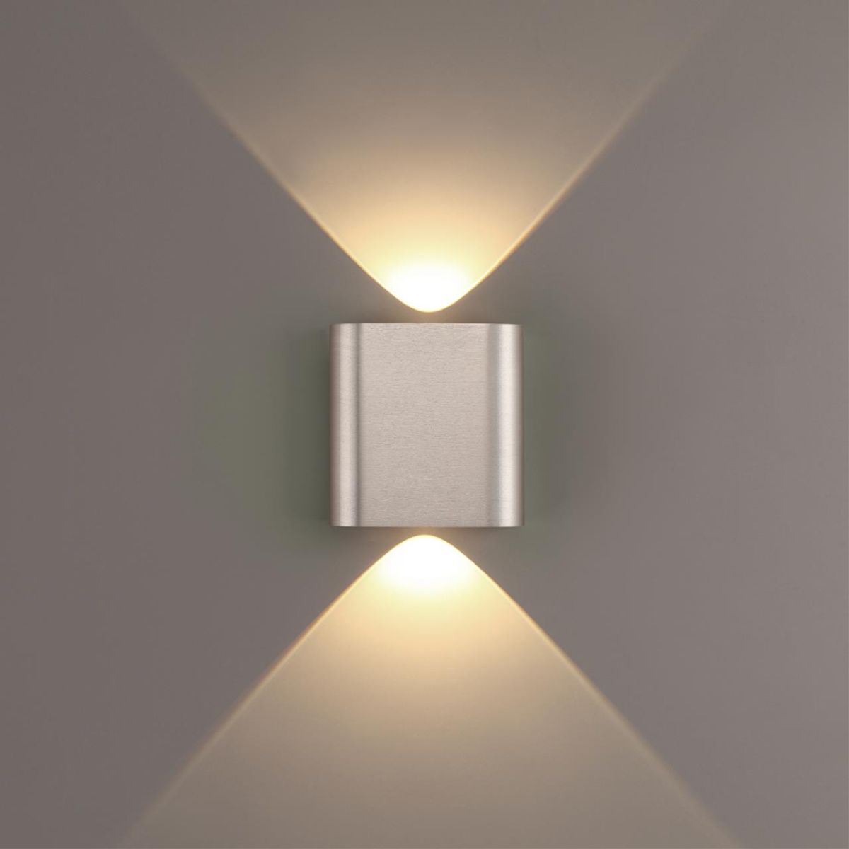 Настенный светильник Odeon Light Hightech Magnum 7106/2WL