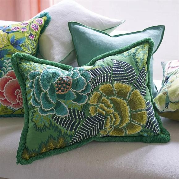 Подушка CCDG1468, Rose De Damas Embroidered, Jade, Designers Guild 60 x 45см