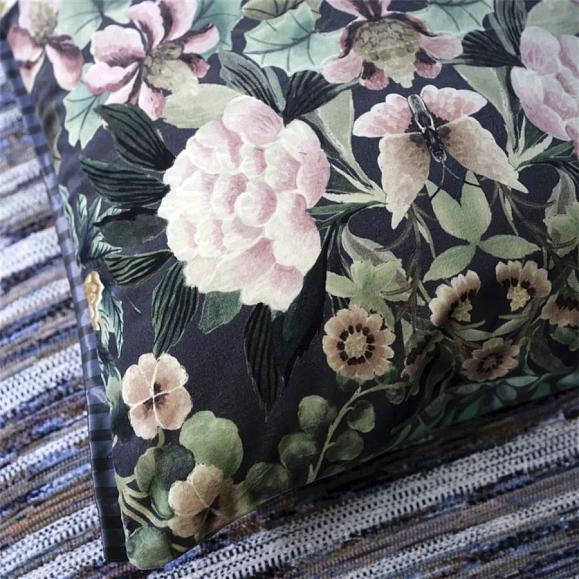 Подушка CCDG1387, Ikebana Damask Velvet, Graphite, Designers Guild 55 x 55см